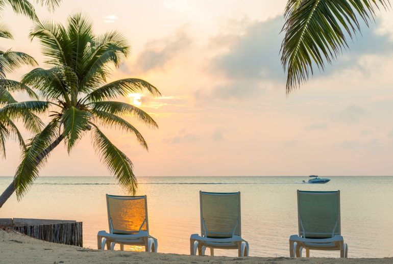 sunrise-on-dream-beach-vacation-2022-02-02-03-49-15-utc